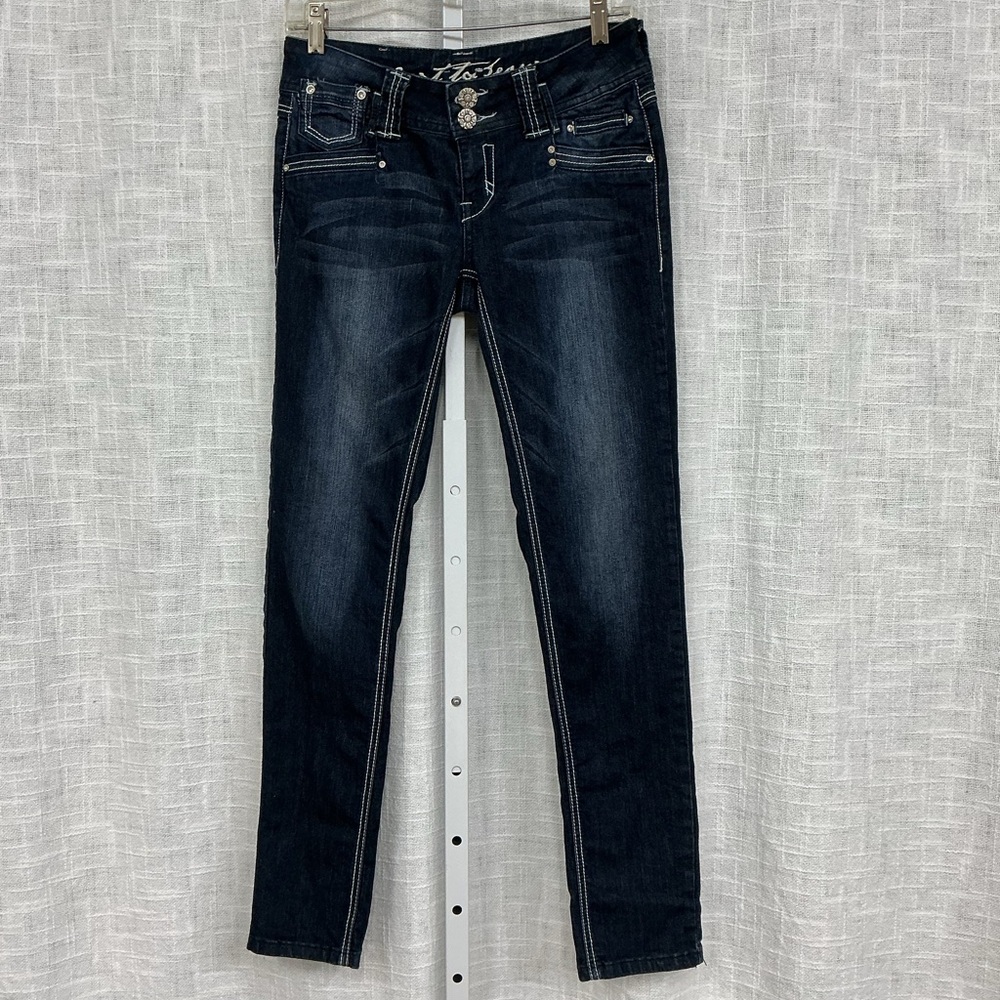 Elegant Dark Wash Skinny Jeans